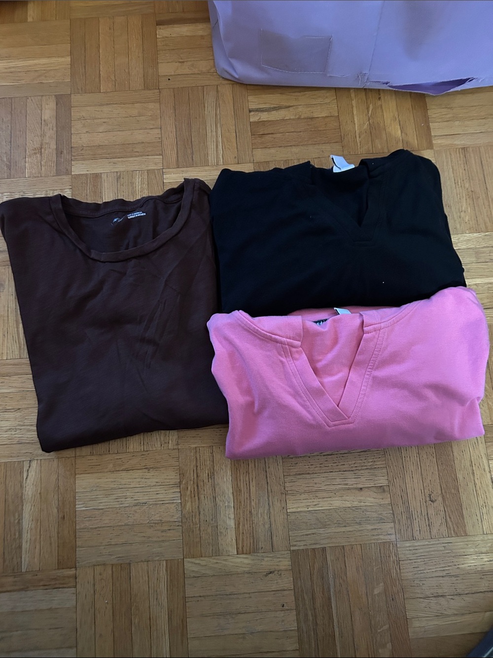 Bundle Aerie Women’s  Brown  Short Sleeve Tee
Isaac Mizrahi Hoodies pink &black